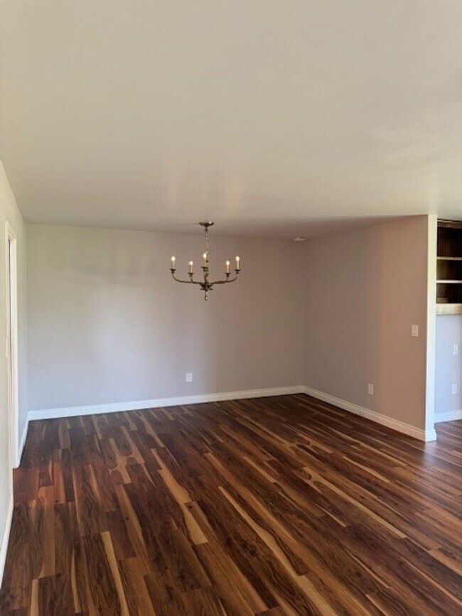 Building Photo - 711 Pebble Beach Dr