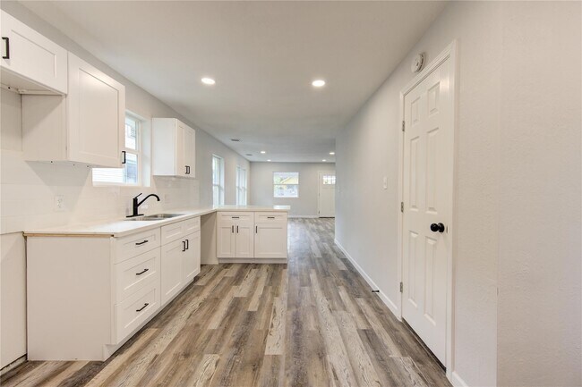 Foto del edificio - 3705 Rawley St