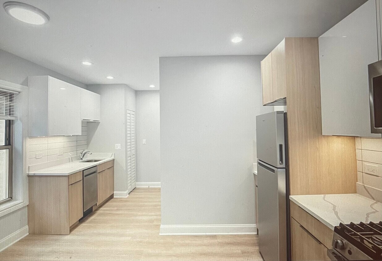 1633 W Chase Ave, Chicago, IL 60626 Condo for Rent in Chicago, IL