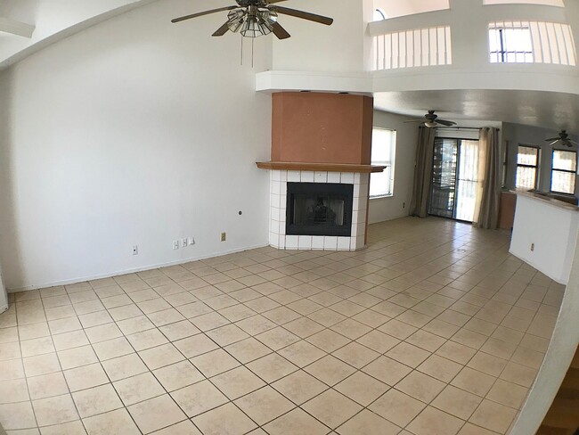Building Photo - Northeast El Paso 3 bed with Refrig A/C an...