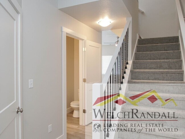 Foto del edificio - Live Comfortably in West Haven – Beautiful 3BR, 2.5BA Townhome for Rent!