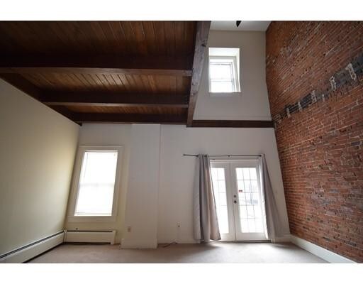Building Photo - 43 Mattoon St