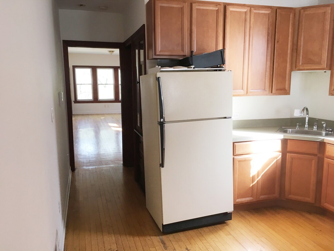 kitchen 11x12 - 2254 W Logan Blvd