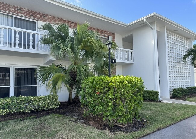 Building Photo - 4501 S Ocean Blvd
