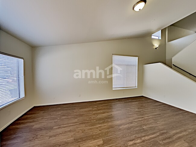 Foto del edificio - 12443 W San Miguel Ave