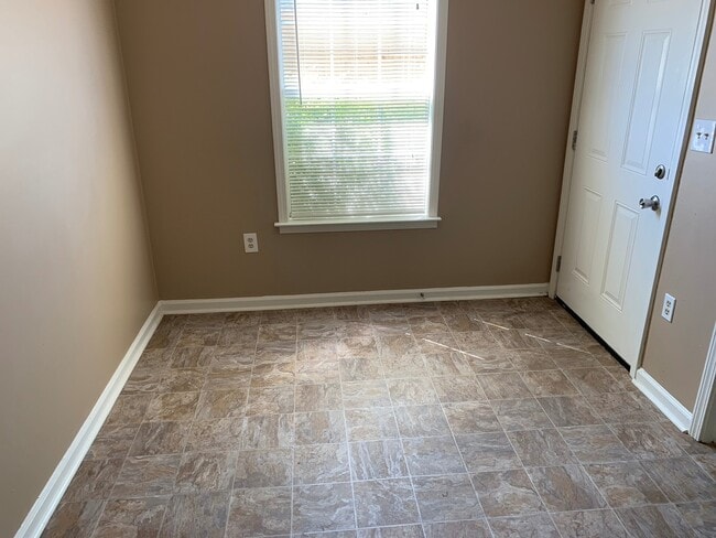 Building Photo - 3580 Bristerwood Dr