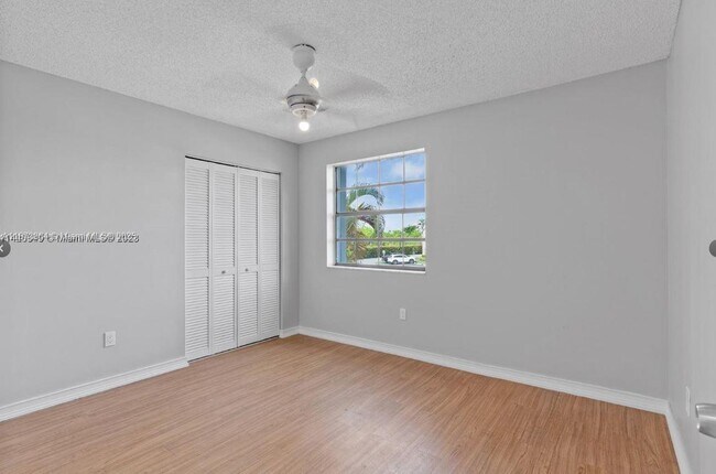 Building Photo - 1331 S Franklin Ave