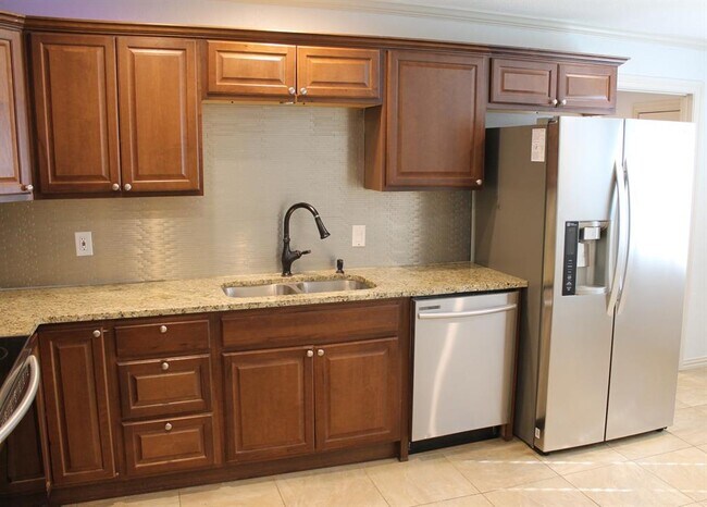 Foto del edificio - 221 Mildred Ln