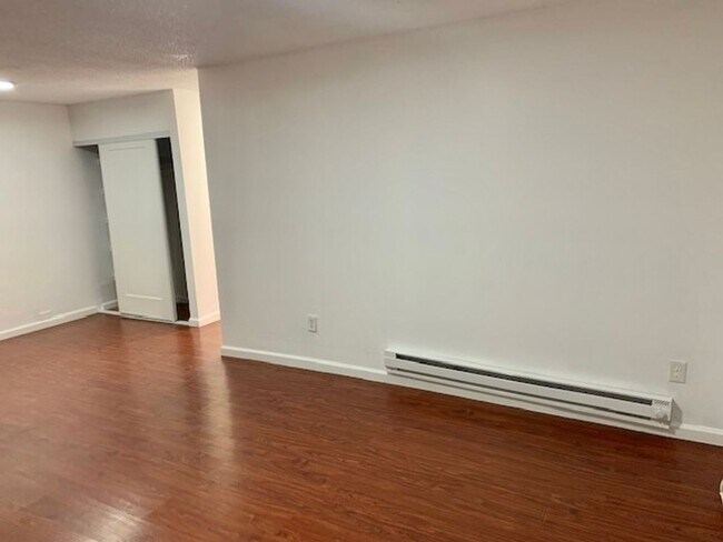 Building Photo - Nice 2 Bedroom 1 Bathroom Condo in Fairfield - AVAILABLE NOW!!