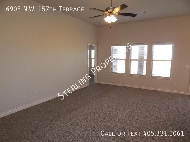 Foto del edificio - 6905 NW 157th Terrace