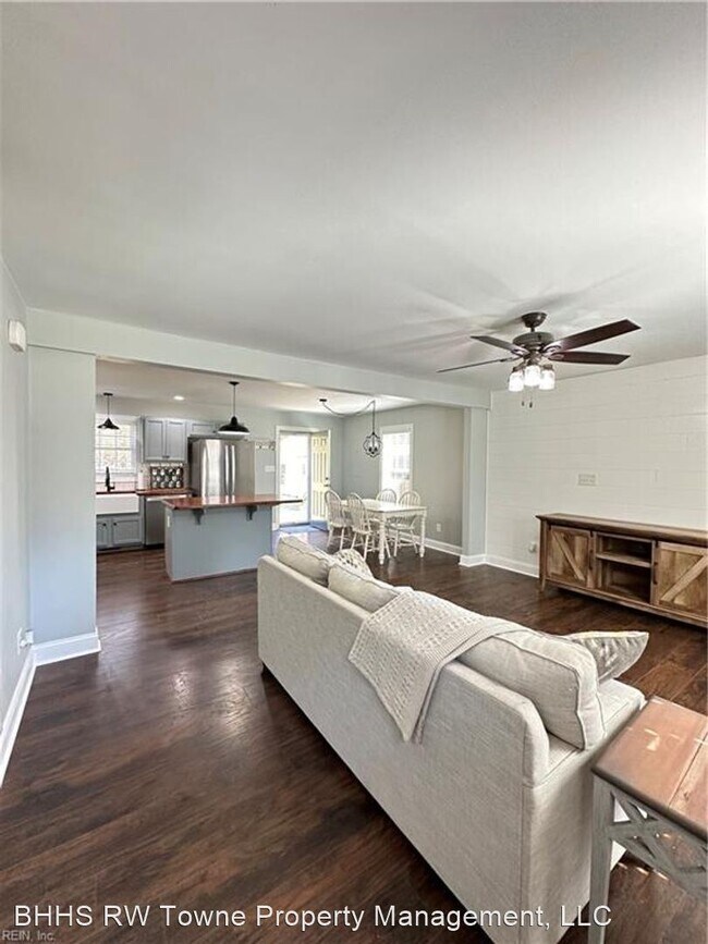 Building Photo - Studio, 2 bath House - 34067 King William Rd