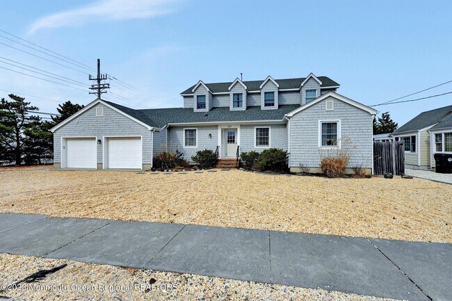 Building Photo - 117 7th Ave
