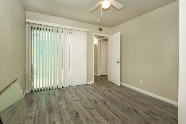 Foto del edificio - 7062 Pineberry Rd