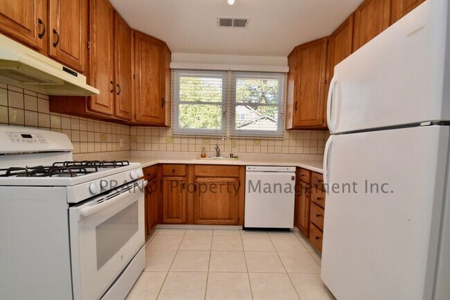 Foto del edificio - Charming Single level 3 bdrm San Anselmo