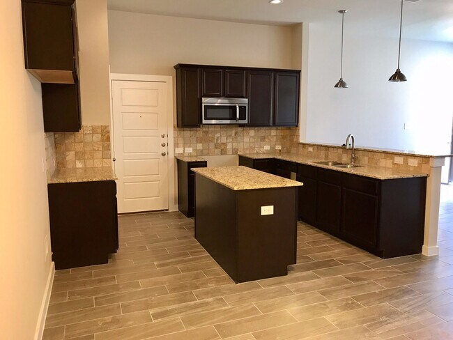 Foto del edificio - LUXURY DUPLEX LOCATED IN MIDLOTHIAN, TEXAS!