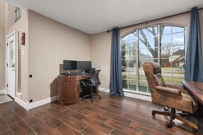 Foto del edificio - 1917 Endeavor Ct