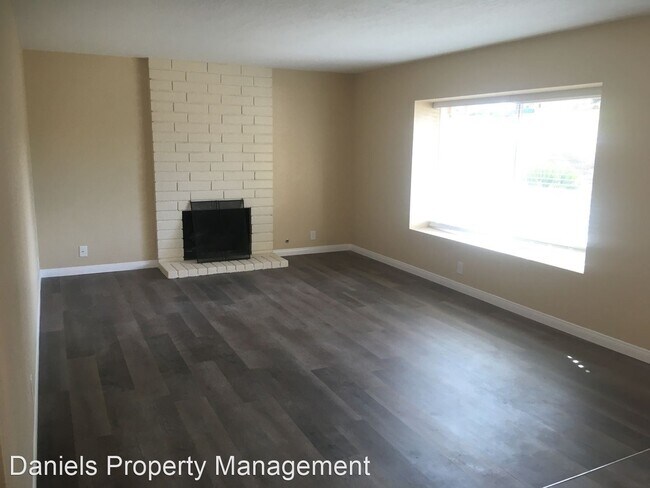 Building Photo - 3 br, 2 bath House - 1314 Knob Hill Road