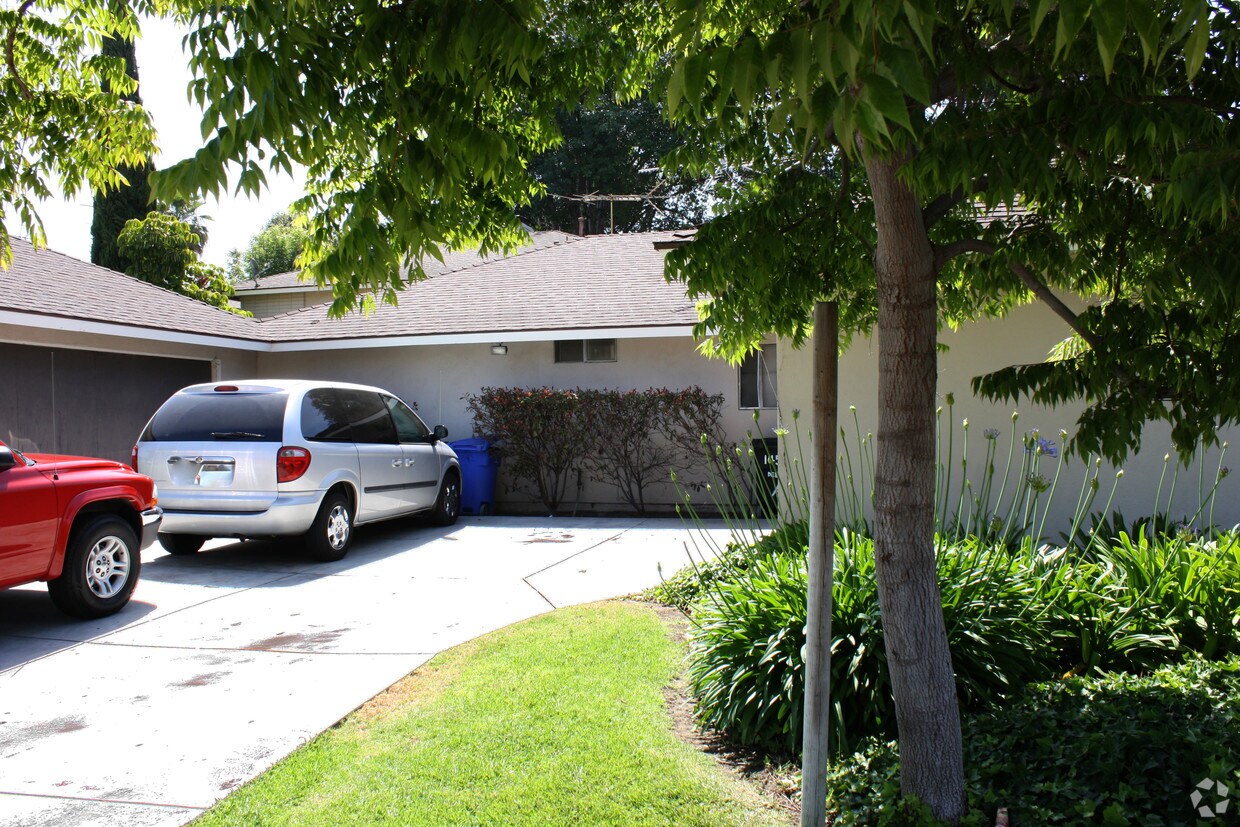 Building Photo - 14562 Del Amo Ave