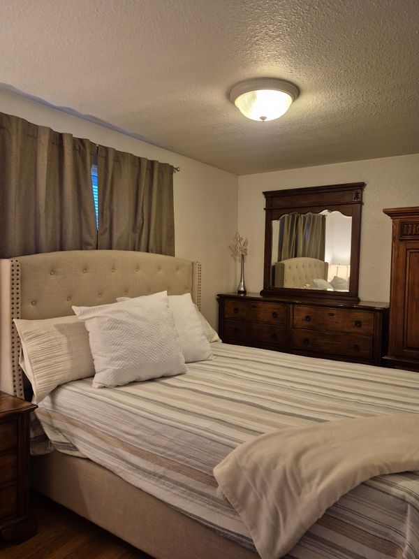 Foto del edificio - 10045 Sunflower Ln