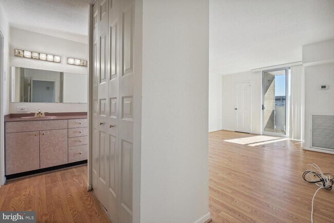 Foto del edificio - 4601 N Park Ave