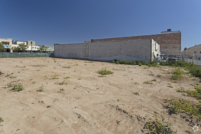  - 101 Main St