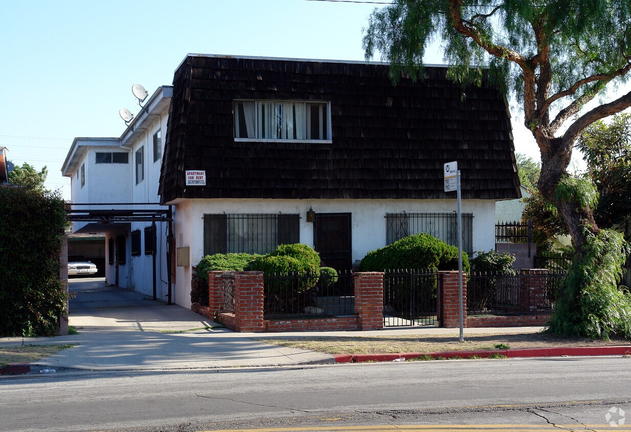 Primary Photo - 603 Hyde Park Pl