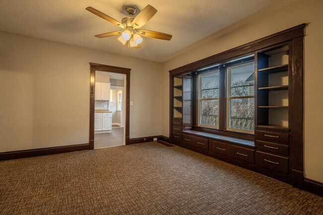 Building Photo - 3394-3396 W 54th St