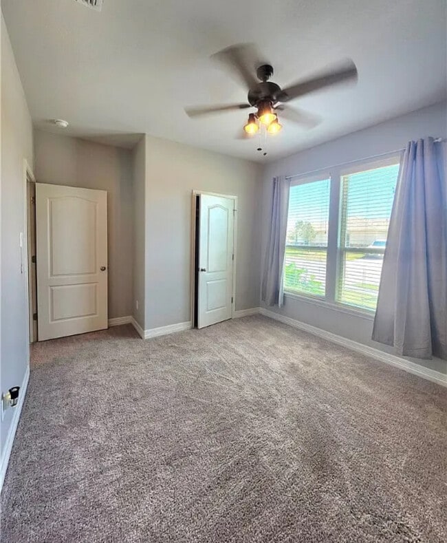 Building Photo - 3141 Piranha Dr