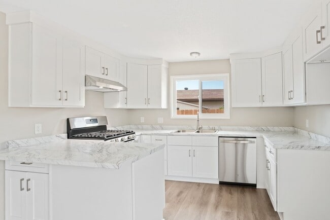 Building Photo - 8401 Dube Ct