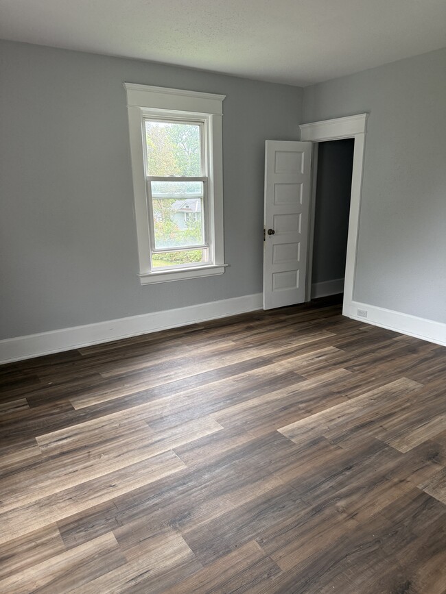 Building Photo - 261 Park Pl