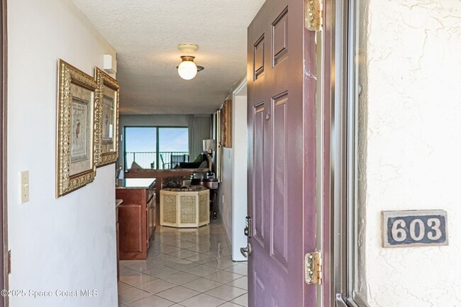 Building Photo - Ocean Front Condo