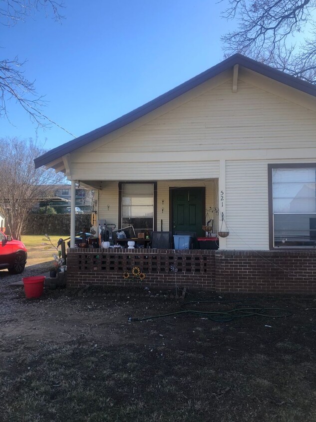 Photo - 521 W Collins St (Denton, TX)