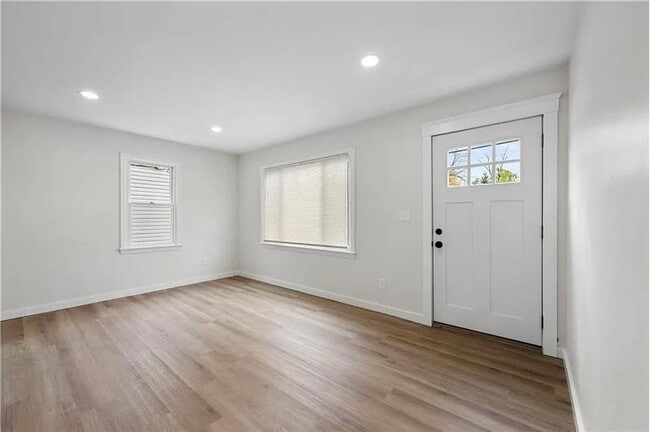 Building Photo - 13410 Wainfleet Ave