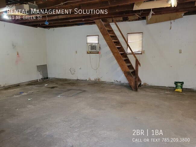 Building Photo - *2-CAR GARAGE* 441 NE Green St - 2 BED/1 BATH