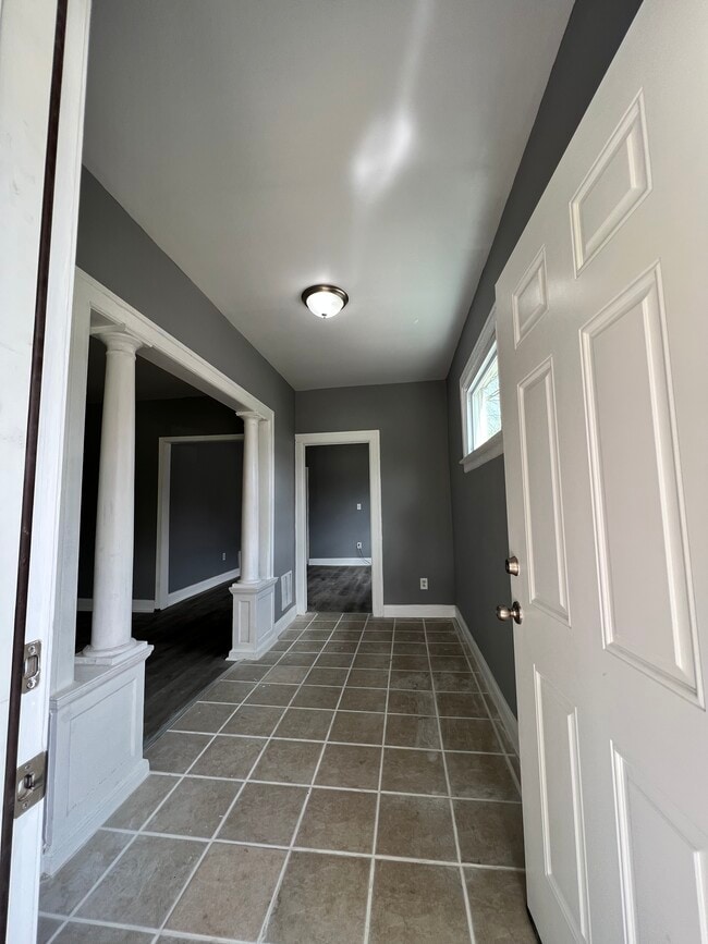 entry way - 3968 Garland St