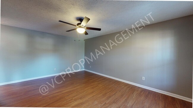 Foto del edificio - 8038 Colquitt St