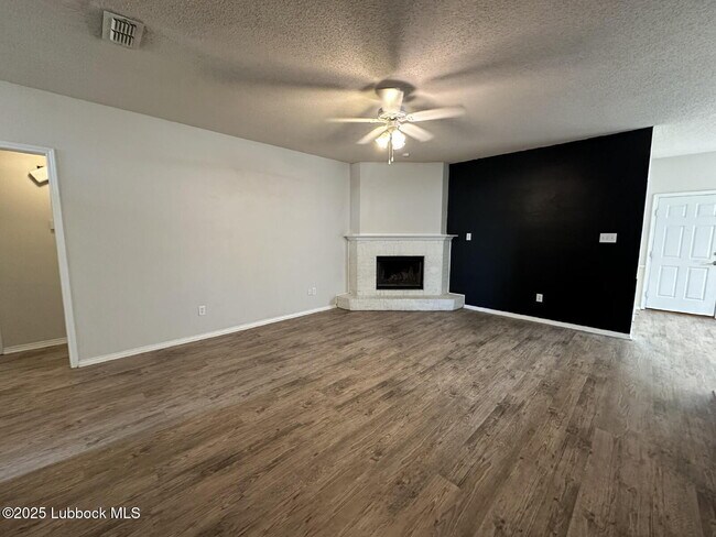 Foto del edificio - 536 N Kirby Ave