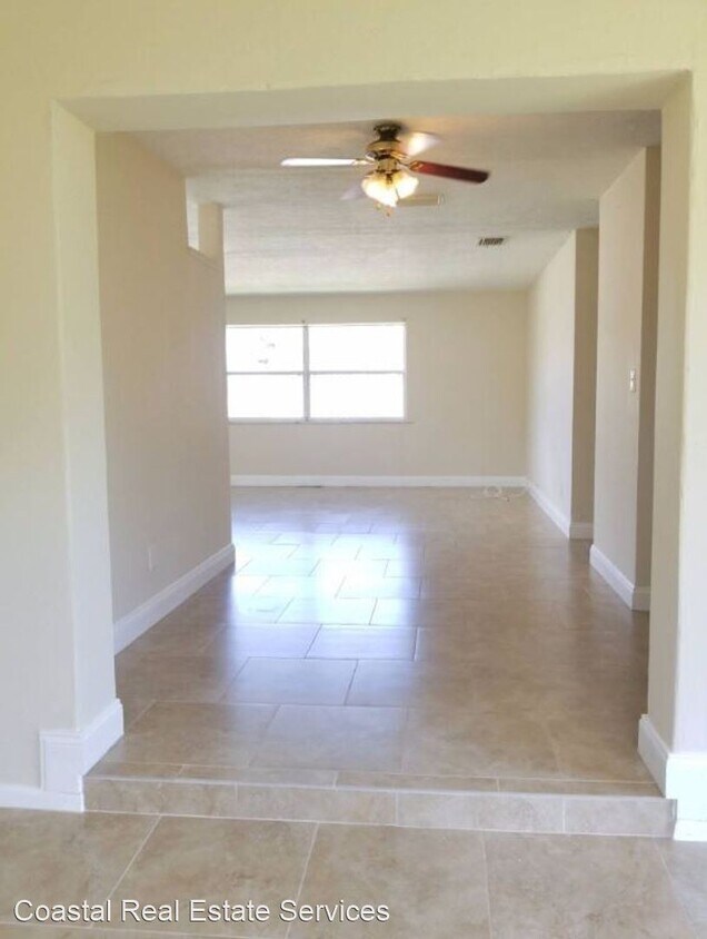 Primary Photo - 3 br, 1.5 bath House - 228 SE Prima Vista ...