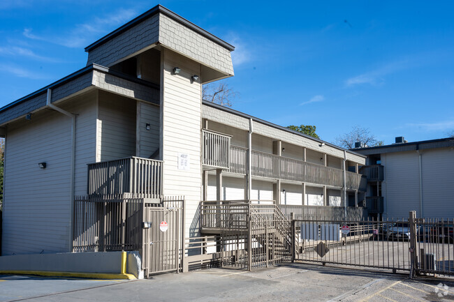 Alternative Building Photo - River Oaks Condos