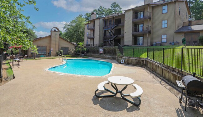 Foto del edificio - Woodland Trails Apartments
