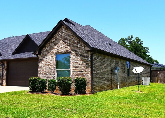 Foto del edificio - 15542 County Rd 178
