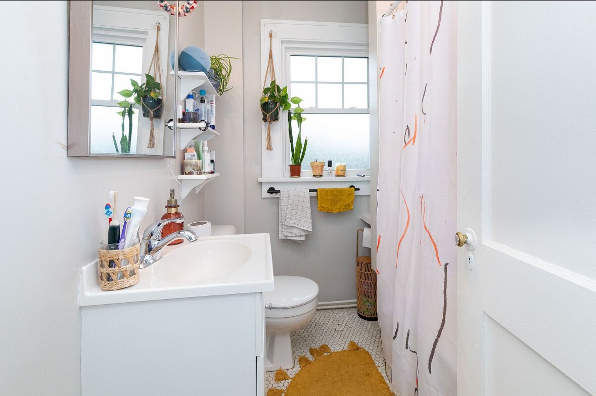 Foto principal - 16 Gracelyn Rd