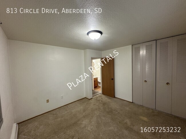 Building Photo - 315 S Marshall St