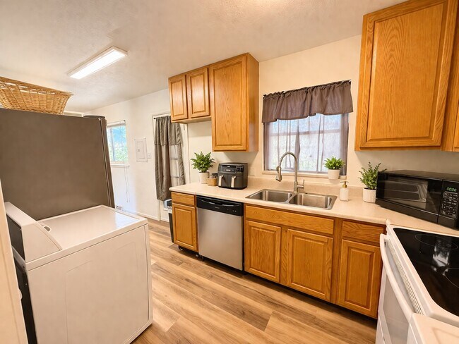 Photo - 1238 Janes Ln Townhome