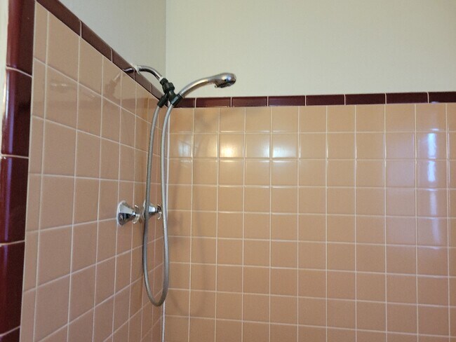 Foto del edificio - 227 Carroll Ave