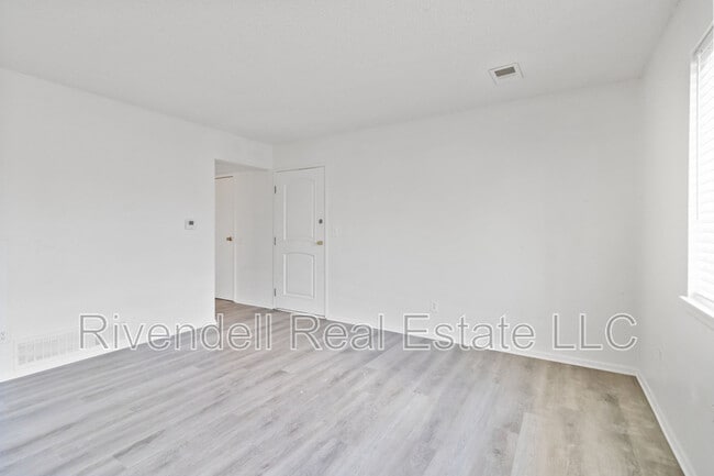 Photo - 373 Geneva St Apartment