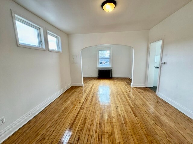 Primary Photo - 366 4th Ave