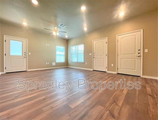 Building Photo - 1058 Hibiscus Dr