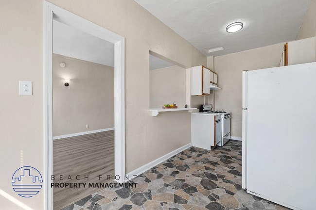 Building Photo - 418 Normandie Ave