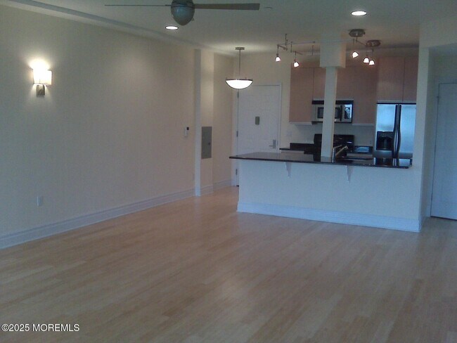 Foto del edificio - 300 Emory St